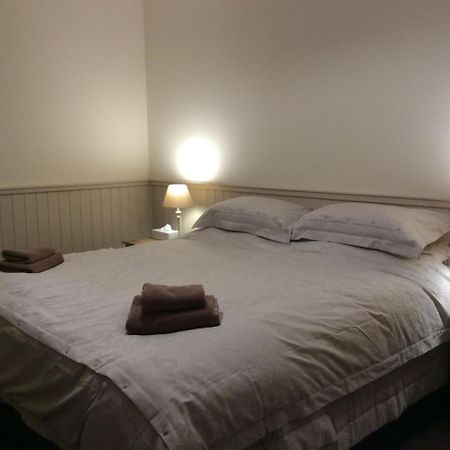 Crown And Anchor Bed & Breakfast Dundrennan ภายนอก รูปภาพ