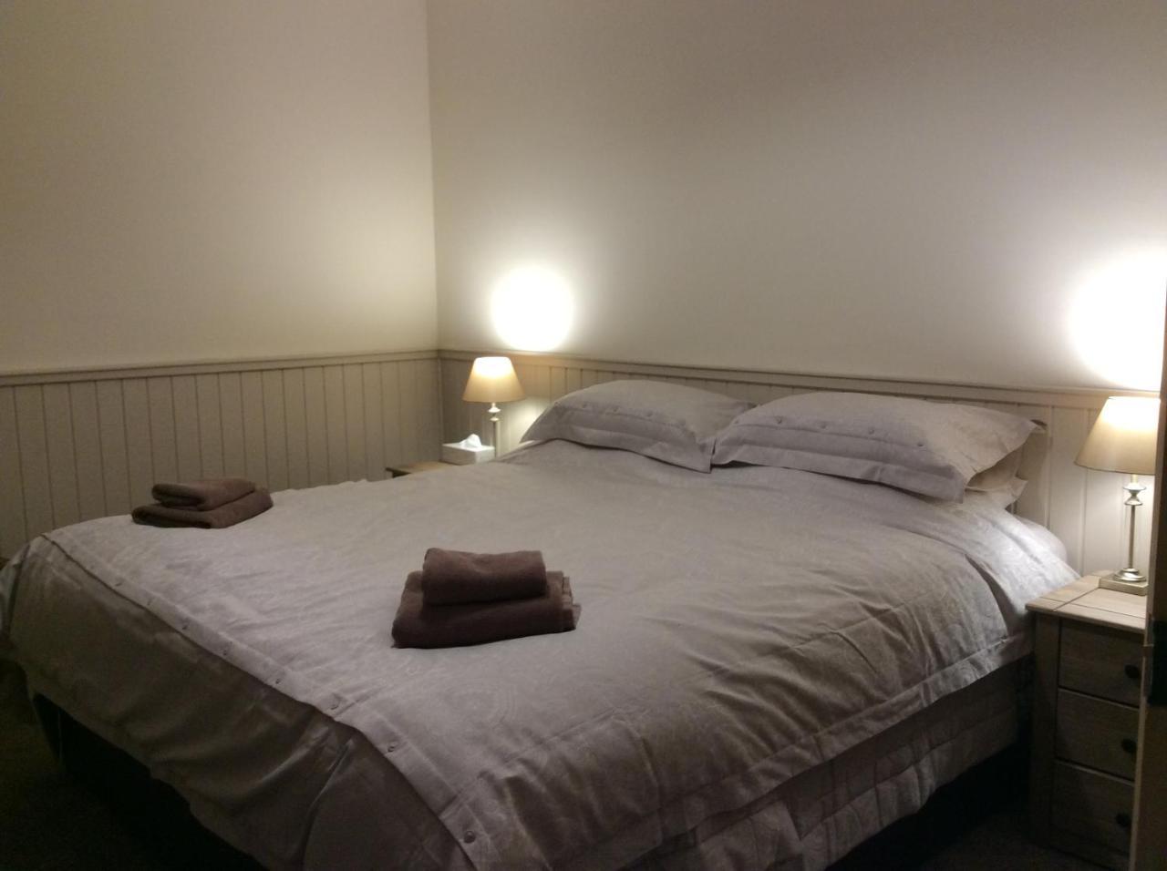 Crown And Anchor Bed & Breakfast Dundrennan ภายนอก รูปภาพ