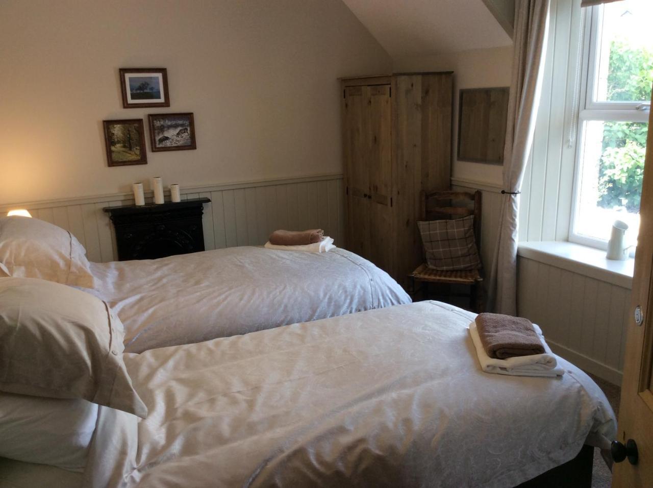Crown And Anchor Bed & Breakfast Dundrennan ภายนอก รูปภาพ